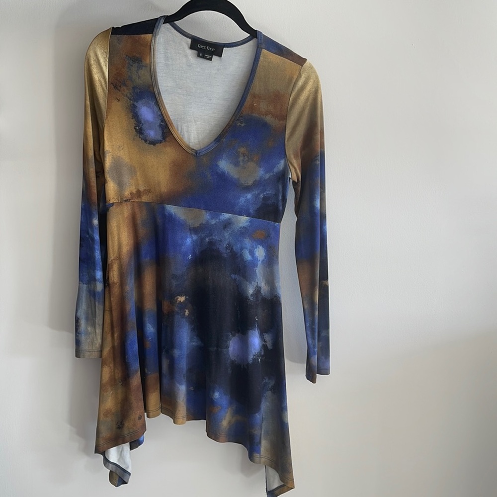 Karen Kane tie dyed empire waist hippie shirt. Asymmetrical style - Picture 2 of 5